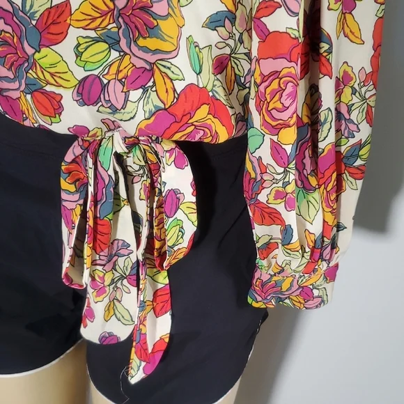 NWT Vince Camuto Women's Floral Off the Shoulder Tie Hem Top Size XS - Picture 7 of 11